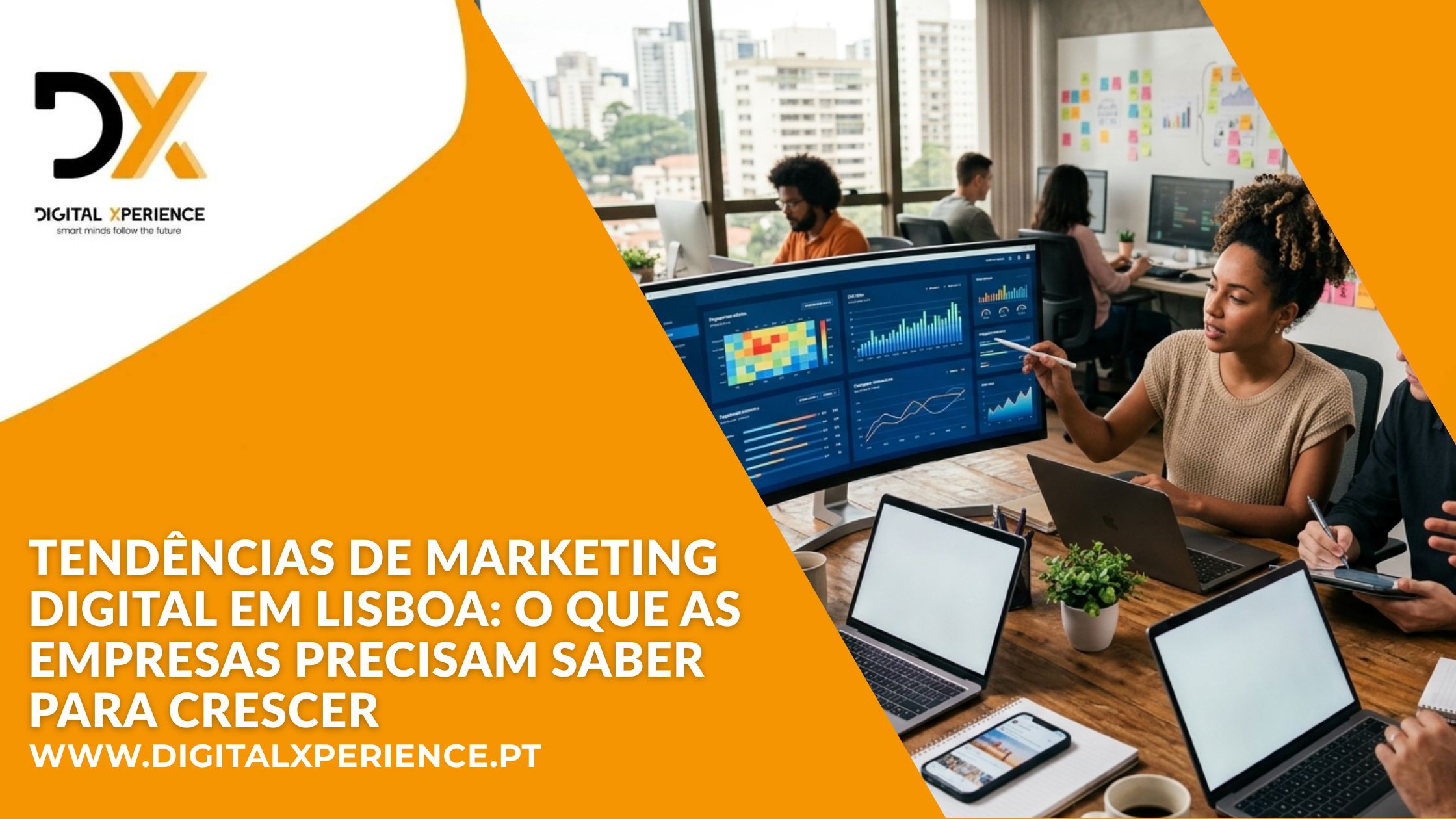 Profissional a estudar tendências de marketing digital num ambiente de trabalho digital